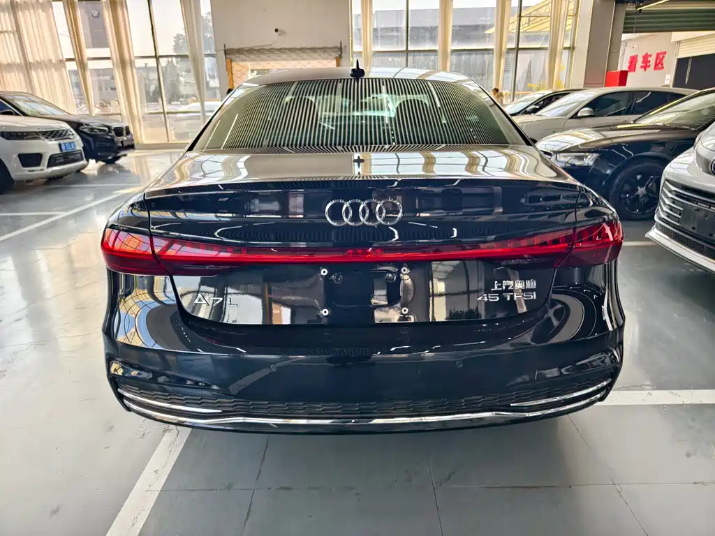 AUDI A7L