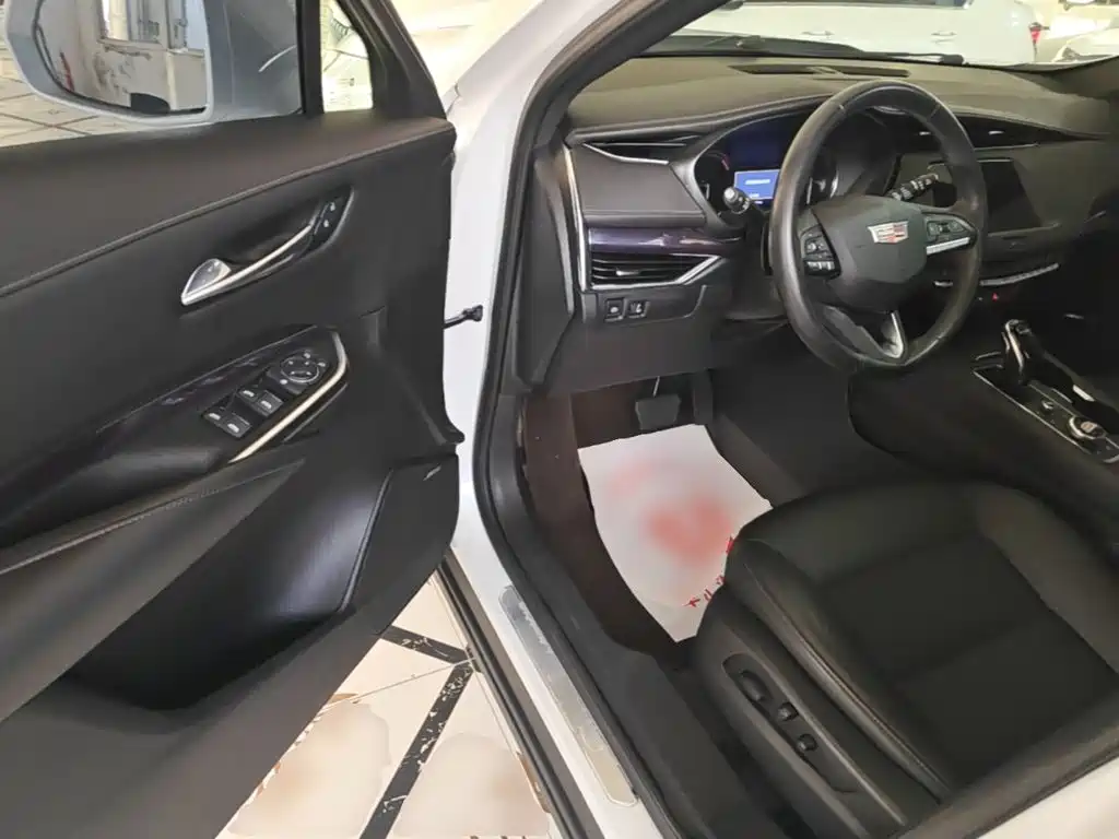 Cadillac XT4 — миниатюра 16