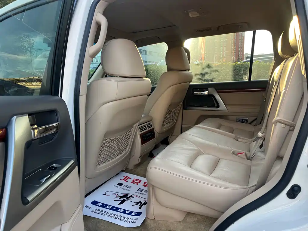 Toyota Land Cruiser 2012 4.0L AT VX