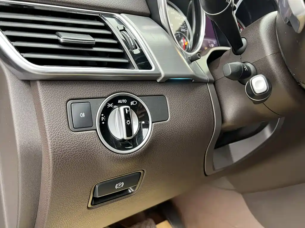Mercedes-Benz GLS — миниатюра 27