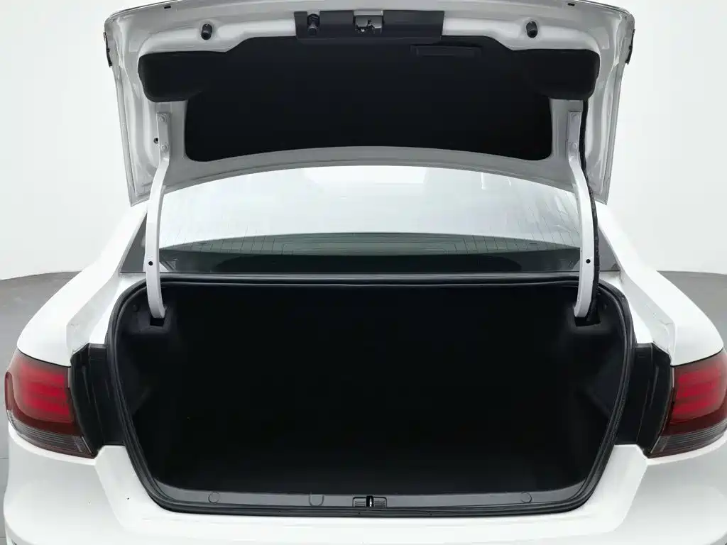 Qoros Qoros 3 — миниатюра 16