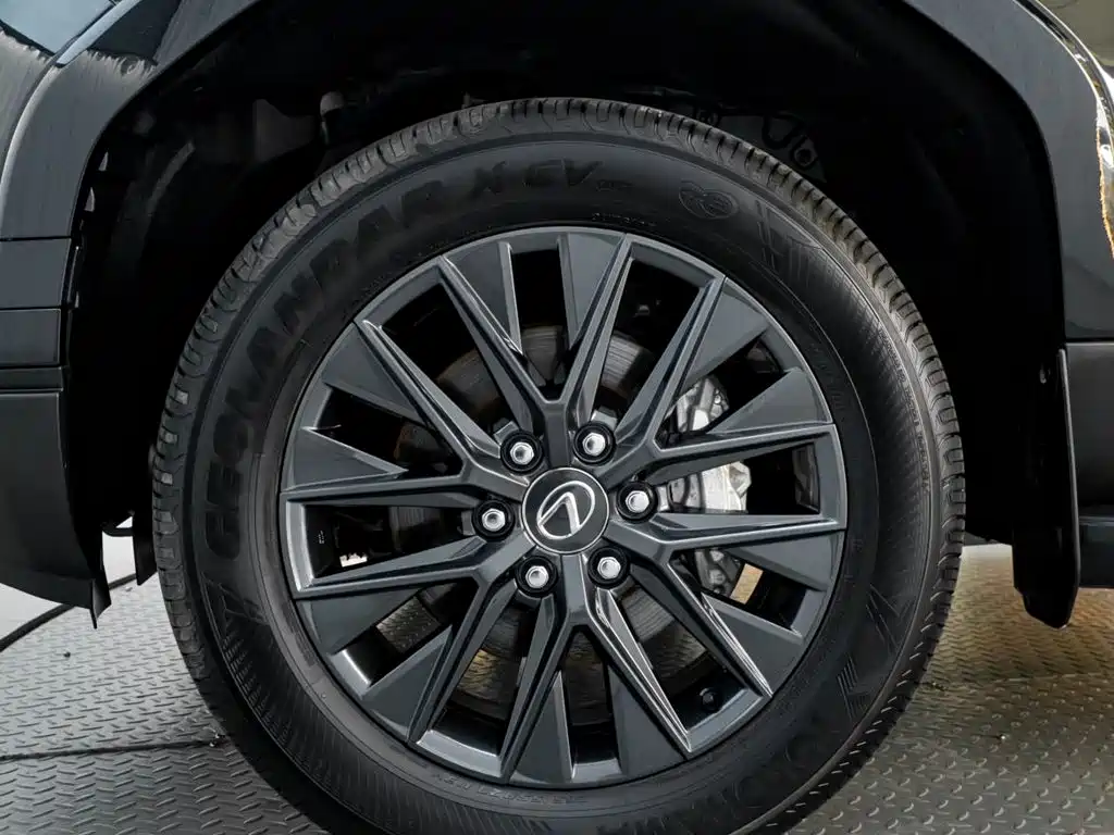 Lexus GX — миниатюра 10
