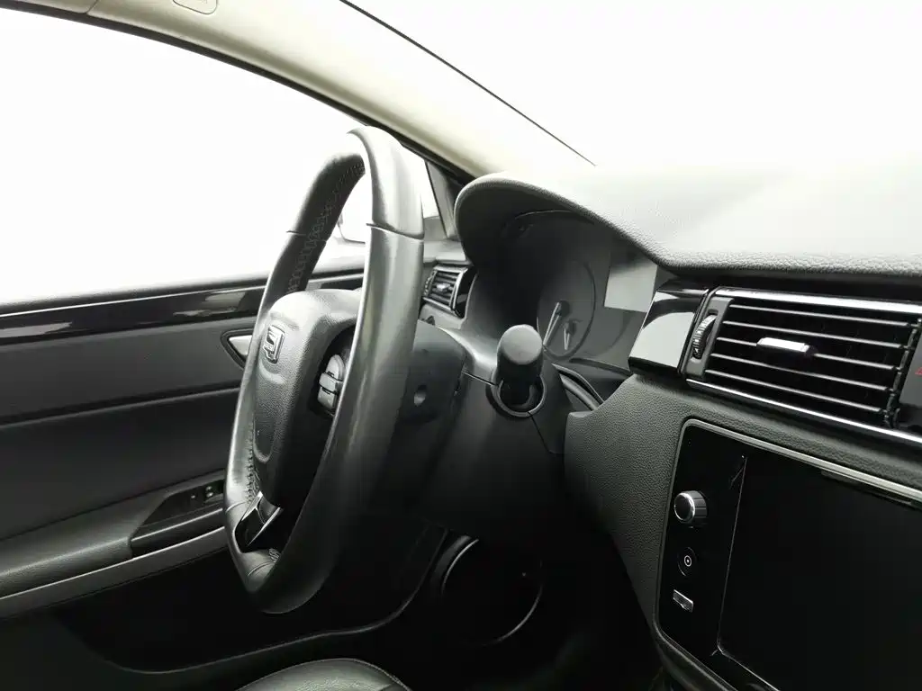 Qoros Qoros 3 — миниатюра 22