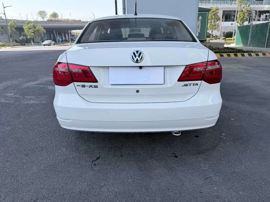 Volkswagen Jetta — миниатюра 8