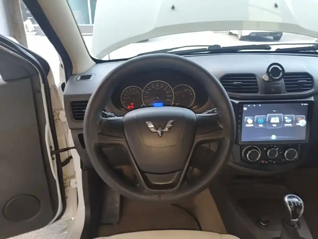 Wuling Hongguang — миниатюра 11