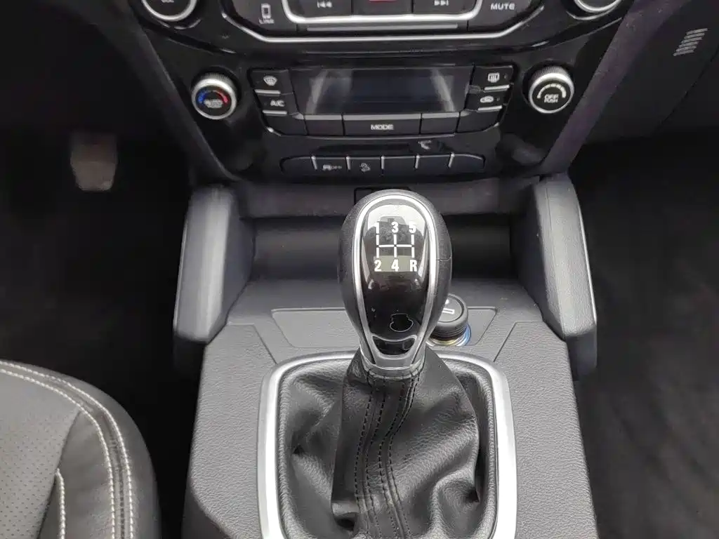 Geely Vision X6 — миниатюра 13