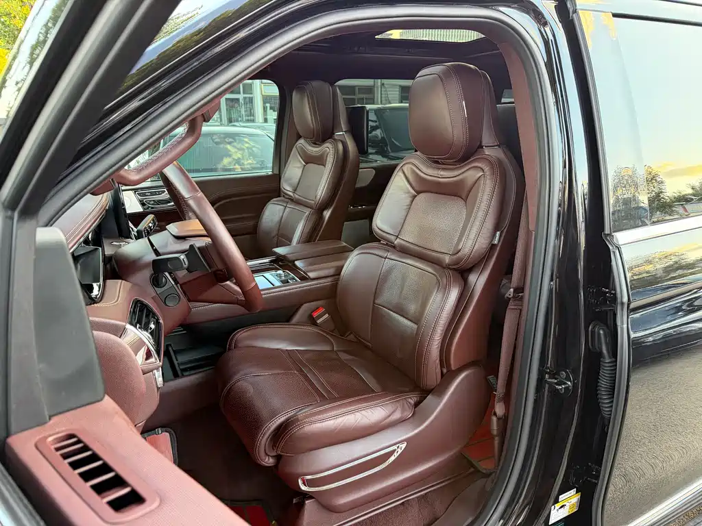 Lincoln Navigator — миниатюра 9