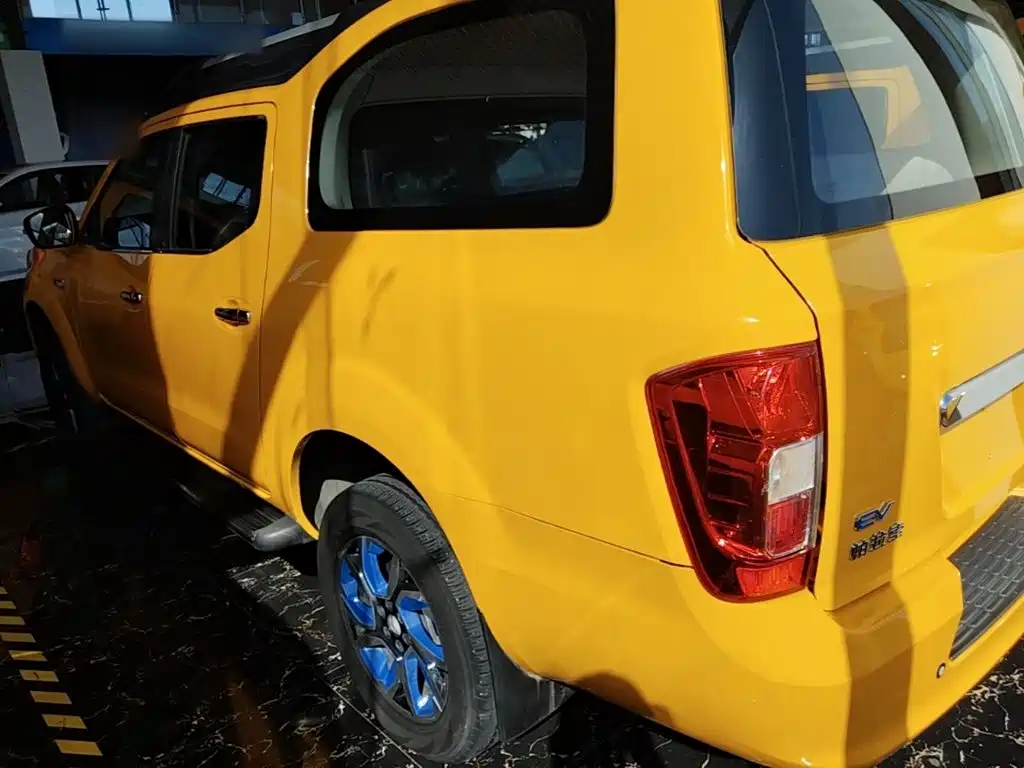 Dongfeng Rich 6 New Energy — миниатюра 5