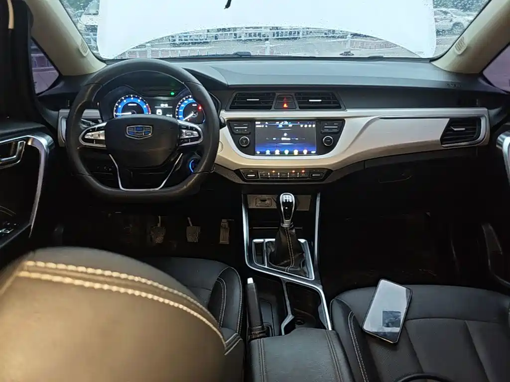 Geely Vision X3 — миниатюра 10