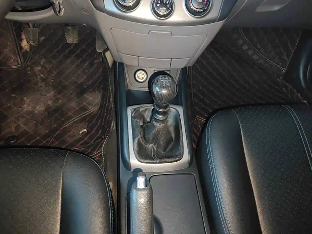Hyundai Elantra — миниатюра 14