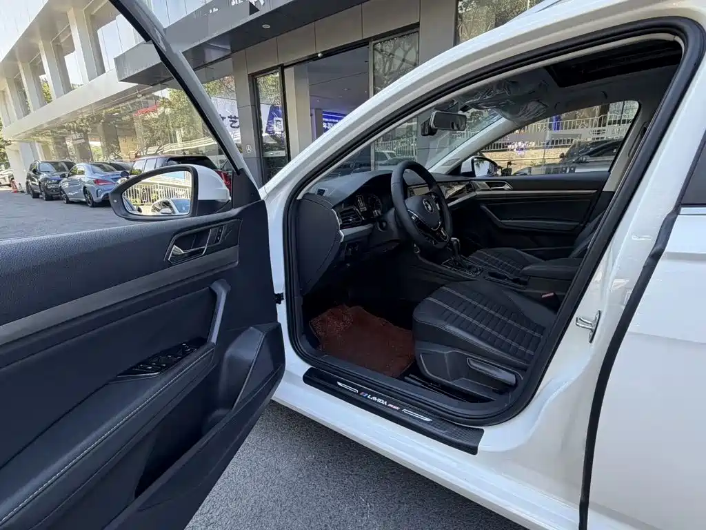 Volkswagen Lavida — миниатюра 4