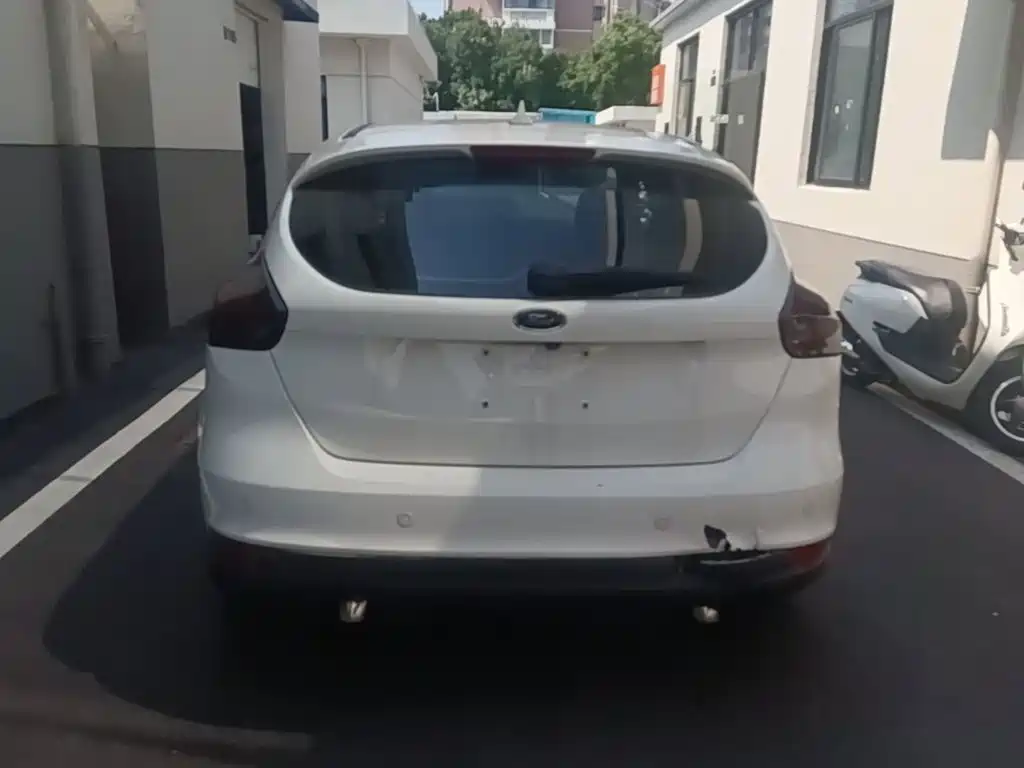 Ford Focus — миниатюра 6