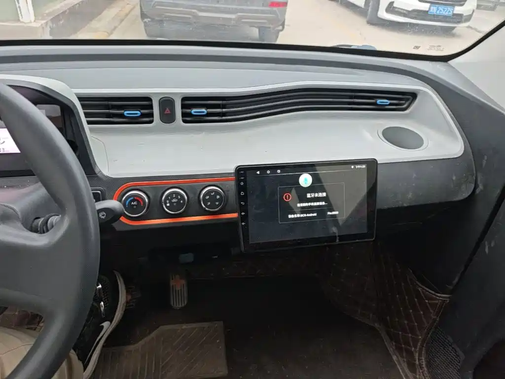 Wuling MINIEV — миниатюра 13