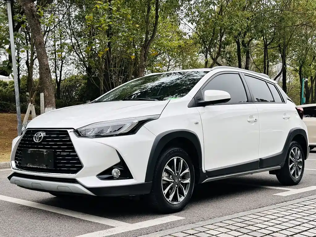 Toyota Yaris L 2022