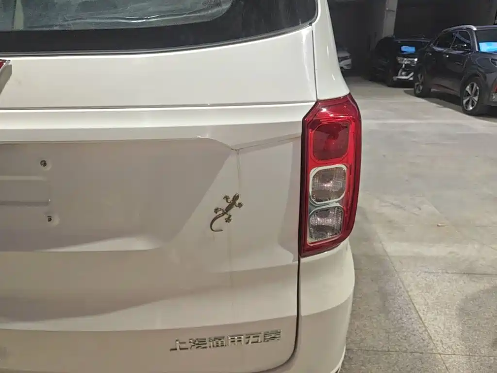Wuling Hongguang — миниатюра 8
