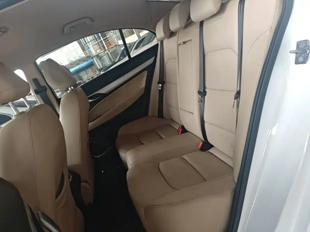 Geely Emgrand — миниатюра 17