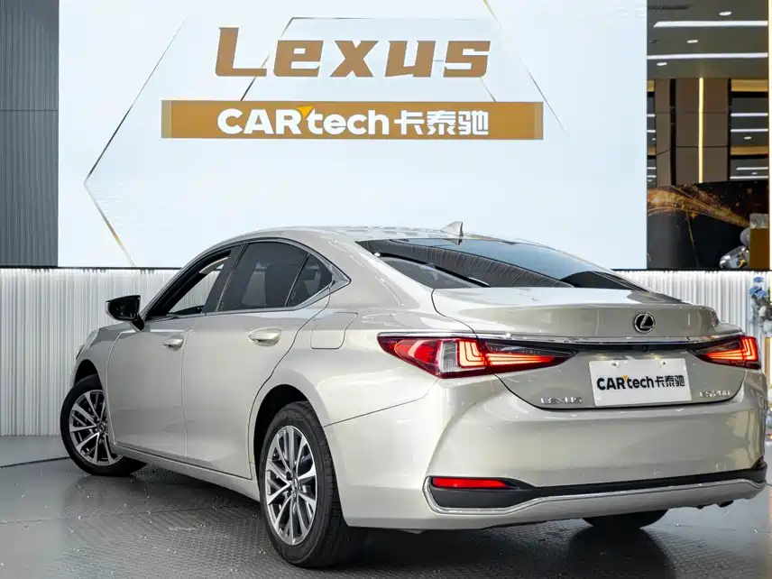 Lexus ES — миниатюра 6