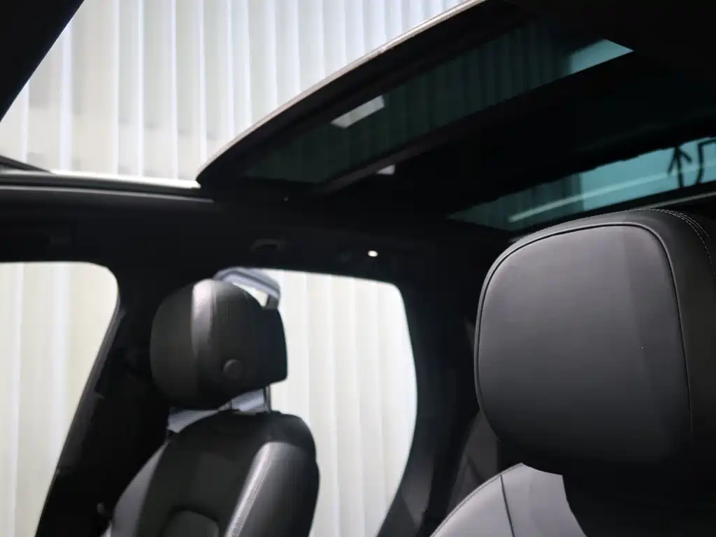 Porsche Cayenne — миниатюра 10