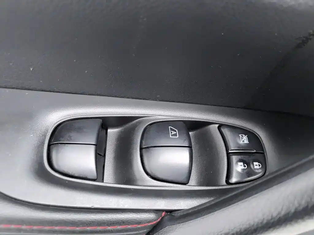 Nissan Qashqai — миниатюра 9