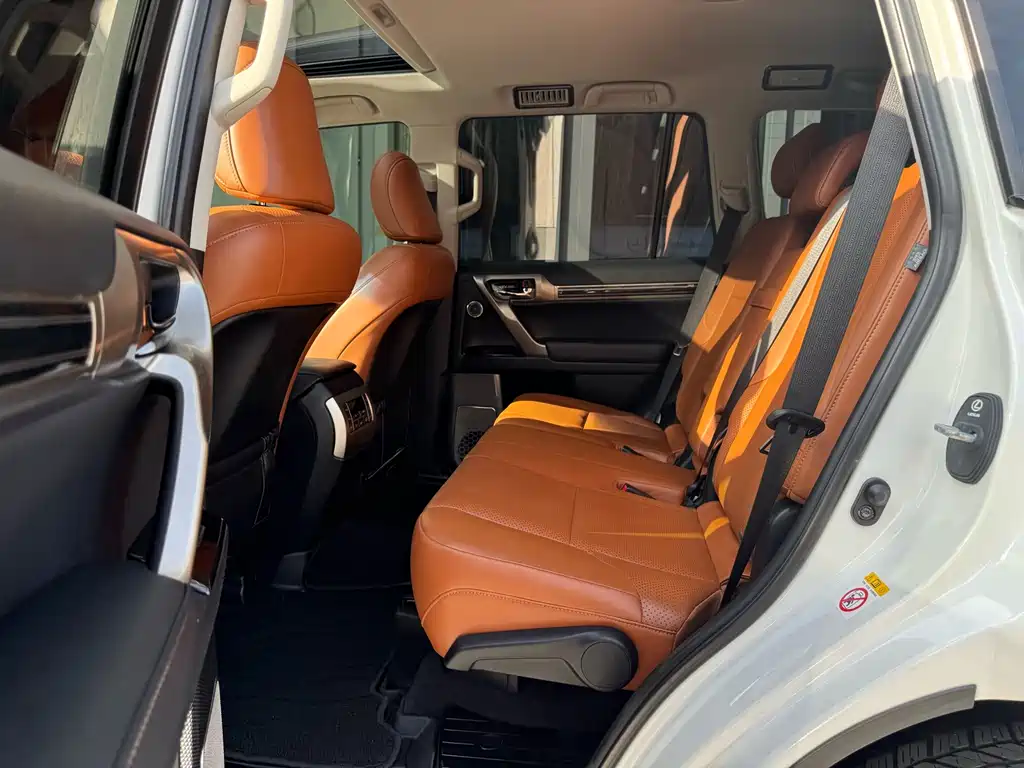 Lexus GX — миниатюра 9