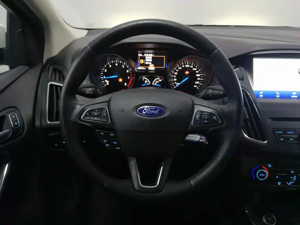 Ford Focus — миниатюра 11