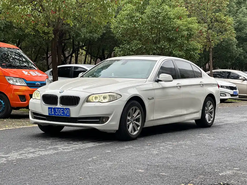 BMW 5 Series — миниатюра 3