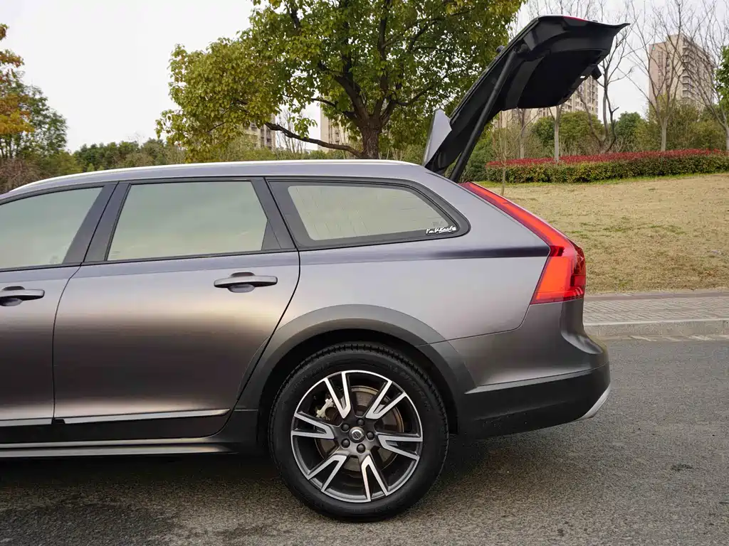Volvo V90 2020 Cross Country T5 AWD