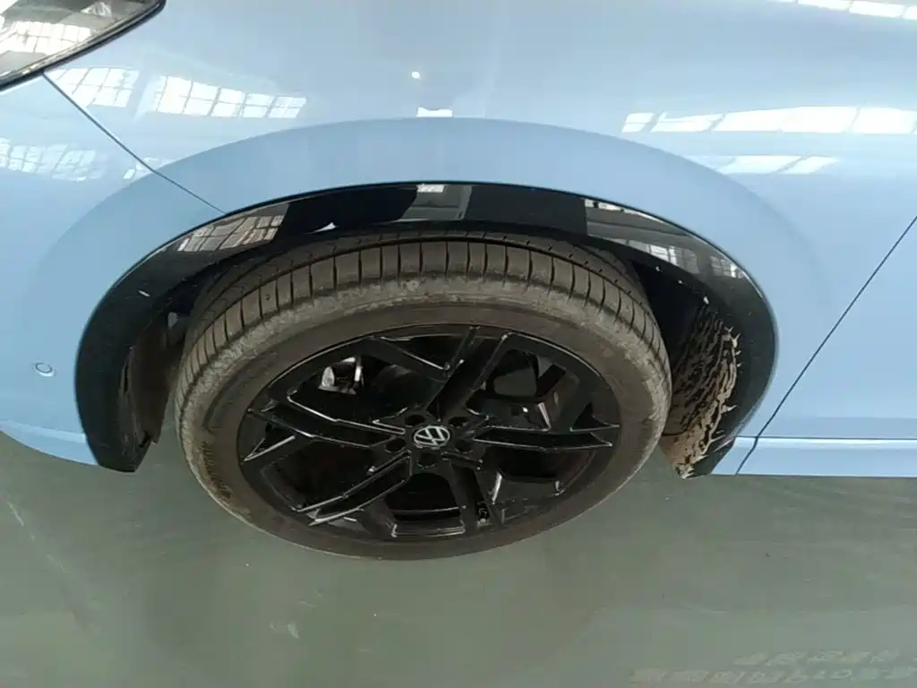 Volkswagen Tiguan L — миниатюра 23