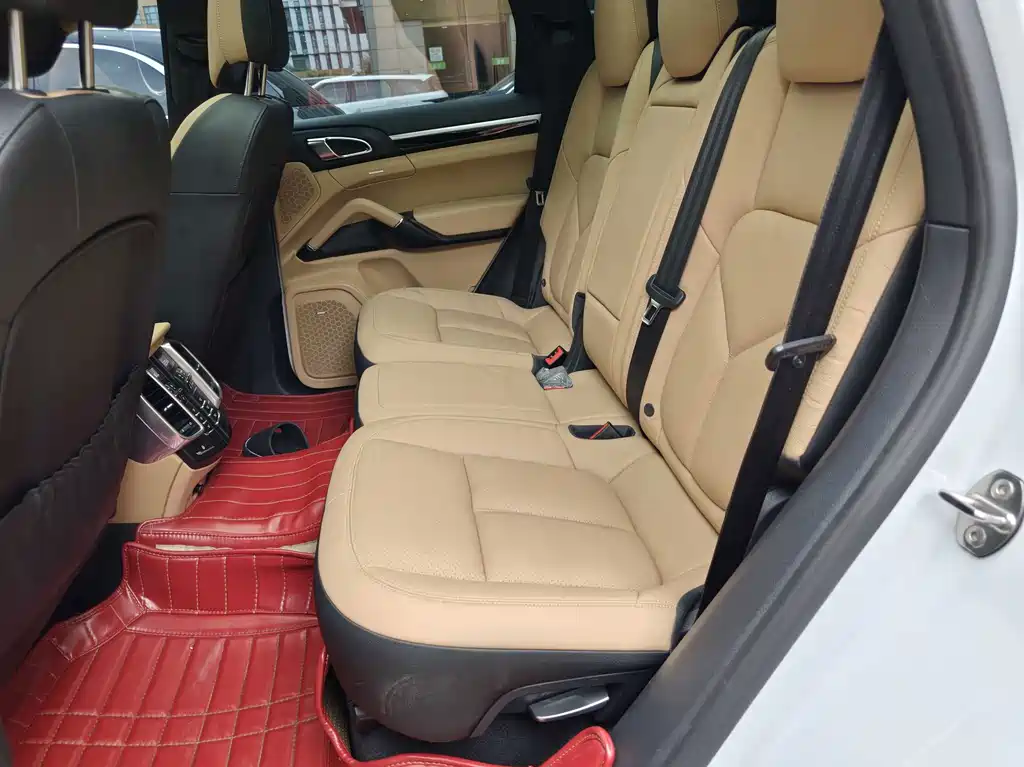 Porsche Cayenne — миниатюра 14