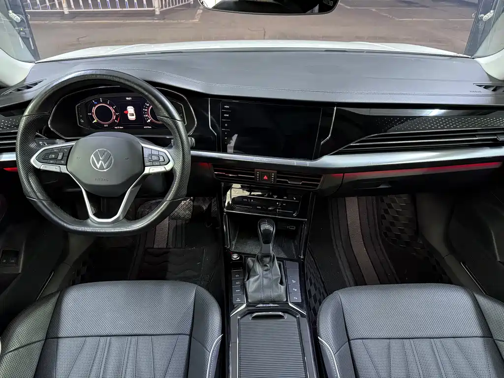Volkswagen Passat PHEV — миниатюра 7