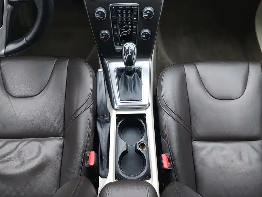 Volvo V40 — миниатюра 16