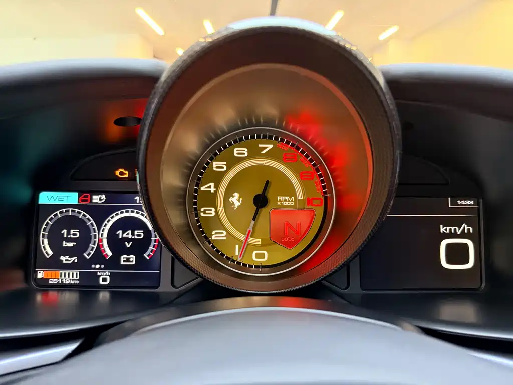Ferrari GTC4Lusso — миниатюра 20