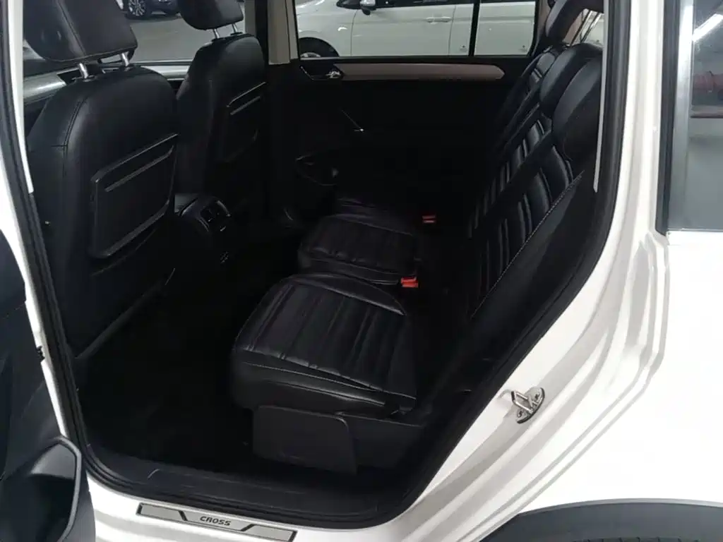 Volkswagen Touran — миниатюра 17