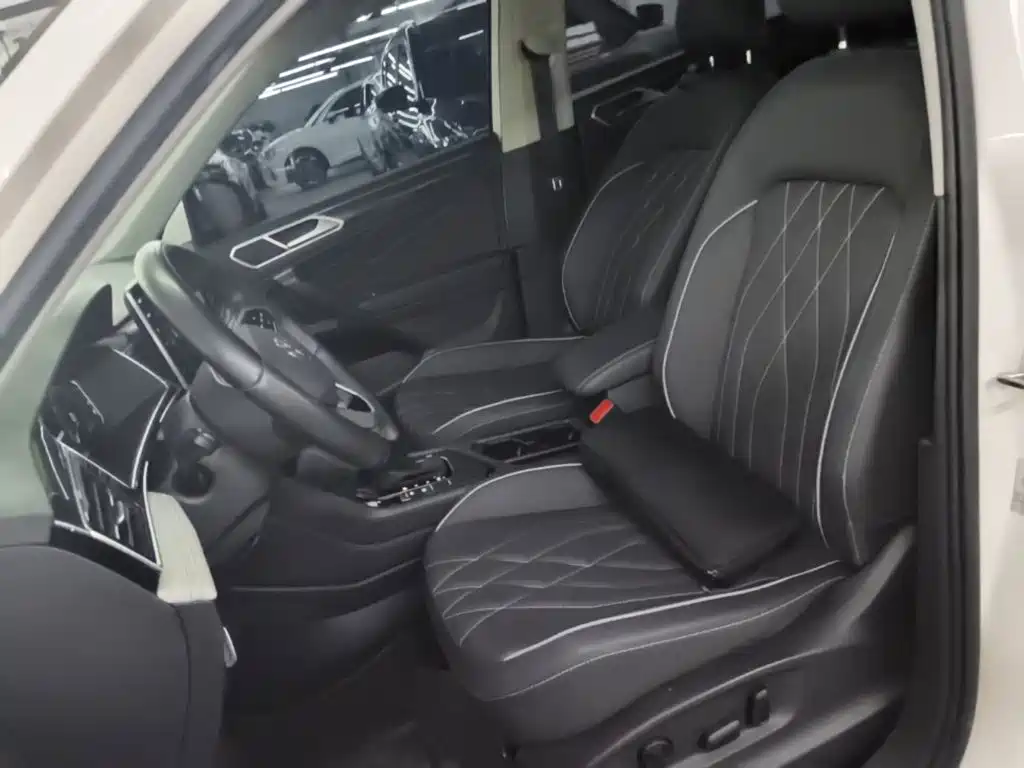 Volkswagen Tiguan L — миниатюра 15