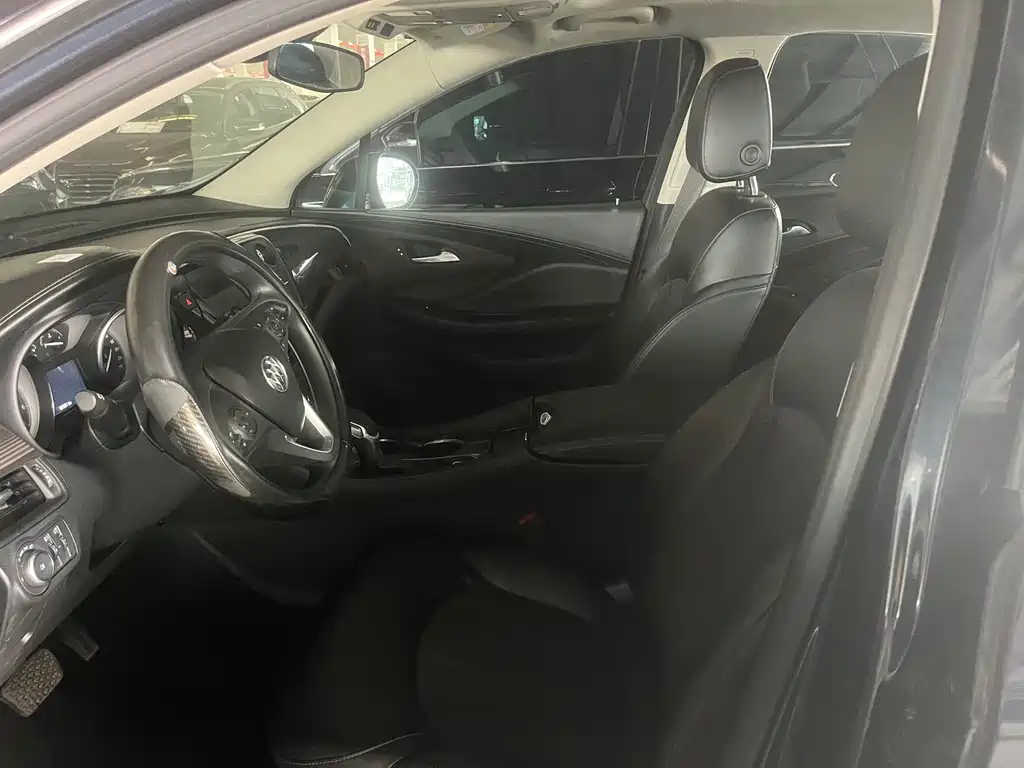 Buick Envision Plus — миниатюра 3