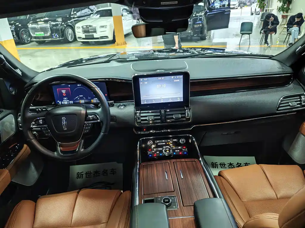 Lincoln Navigator — миниатюра 4