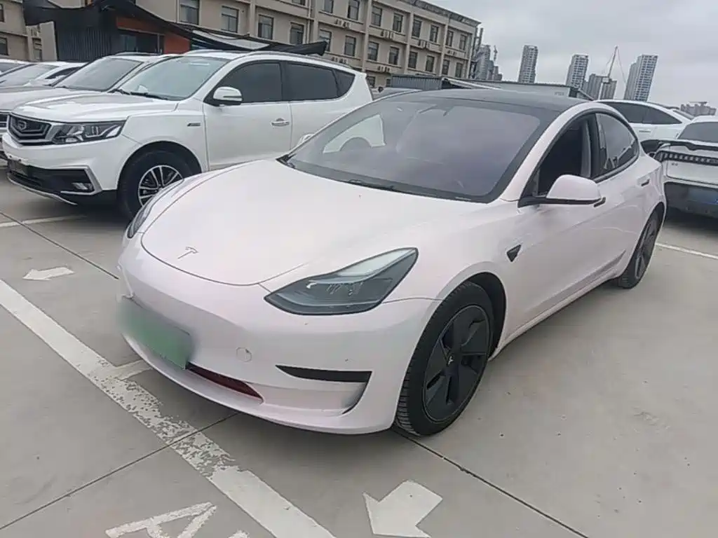 Tesla Model 3 — миниатюра 2