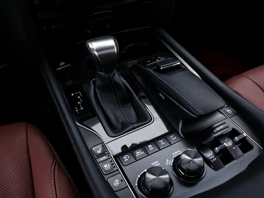 Lexus LX 570 Dynamic Luxury Edition, фото 9