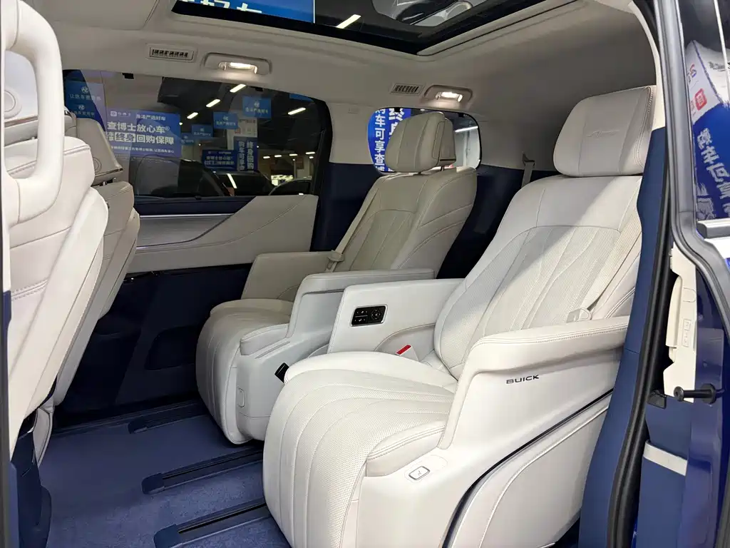Buick GL8 Hybrid — миниатюра 10