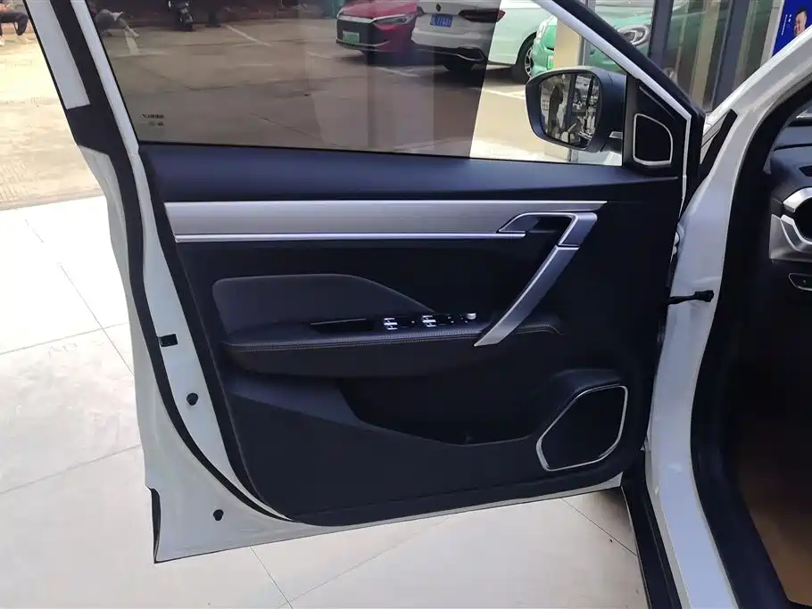 GEELY AUTOMOBILE BINYUE