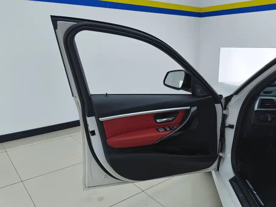 BMW 3 Series — миниатюра 7