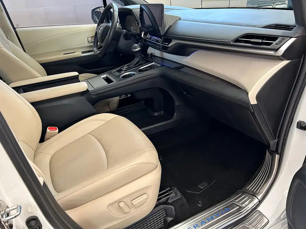 Toyota Granvia — миниатюра 25