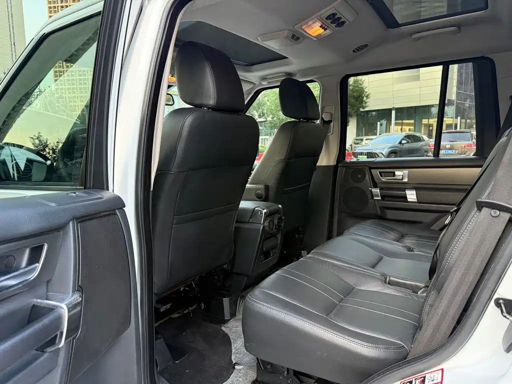 Land Rover Discovery — миниатюра 10
