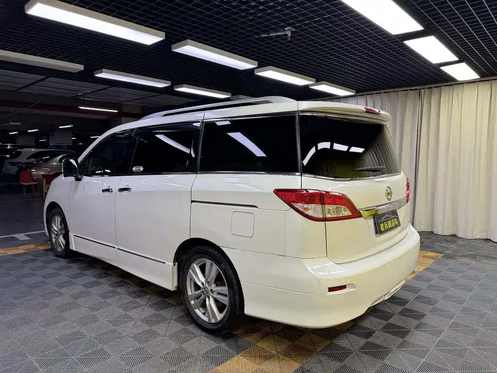 Nissan Quest — миниатюра 8