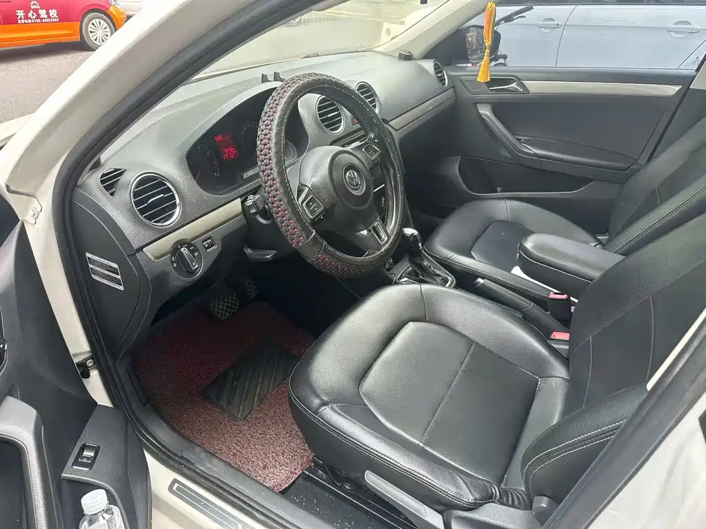 Volkswagen Jetta — миниатюра 3