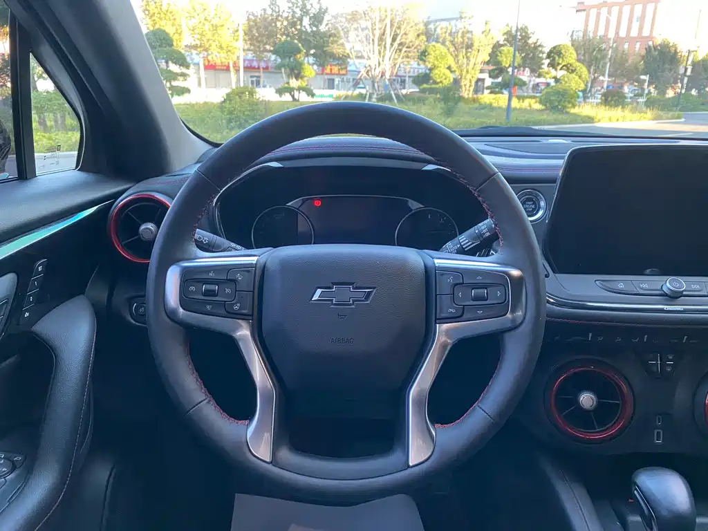 Chevrolet Blazer — миниатюра 10