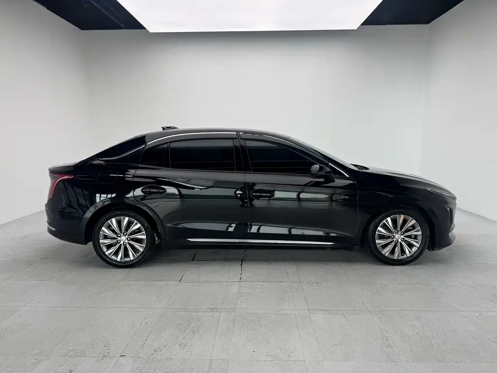 Hongqi Hongqi E-QM5 — миниатюра 4