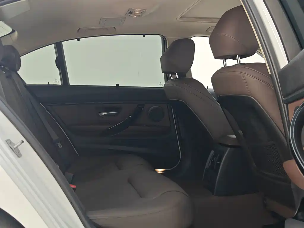 BMW 3 Series — миниатюра 15
