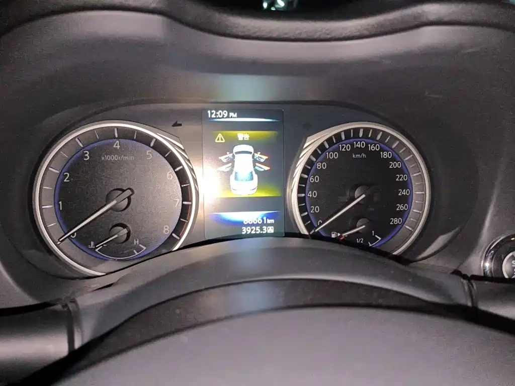 Infiniti Q50L — миниатюра 12