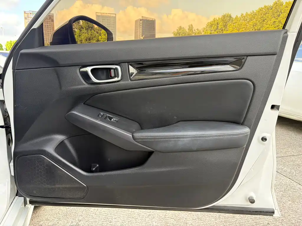 Honda Civic — миниатюра 18